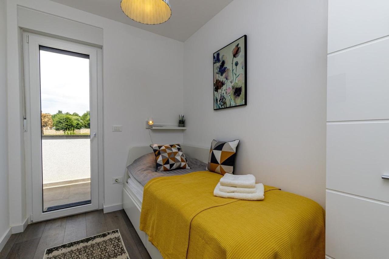 Sabena Apartment With Private Whirlpool โปเรช ภายนอก รูปภาพ