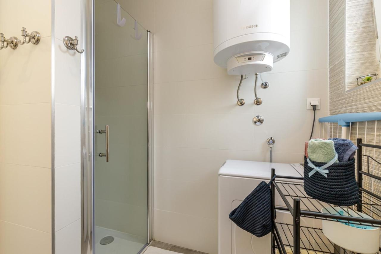 Sabena Apartment With Private Whirlpool โปเรช ภายนอก รูปภาพ